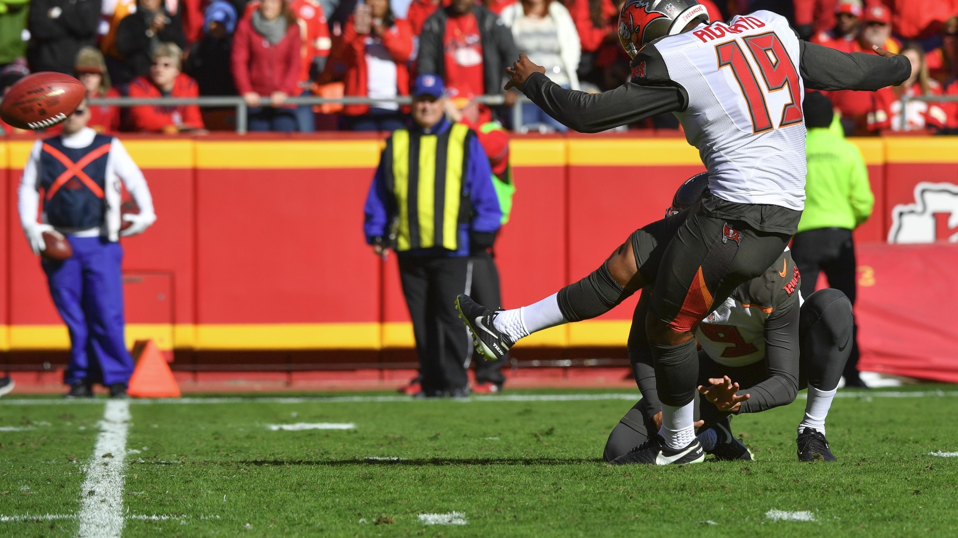 NFL kickers still have it too easy on extrapoint attempts